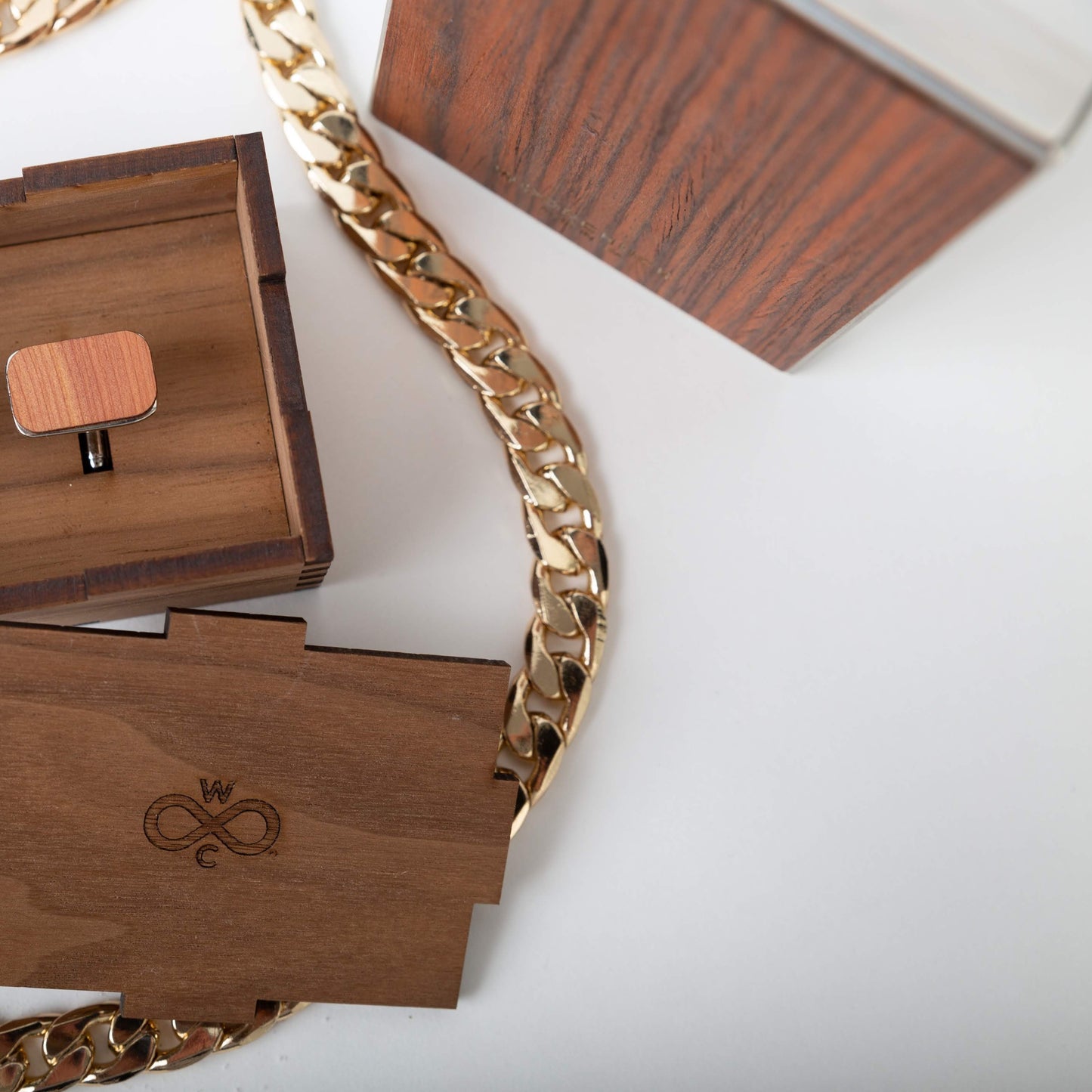 Woodchuck: Rosewood Wooden Flask